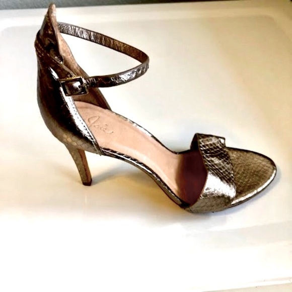 New JOIE Jaclyn Metallic Snakeskin Leather Stiletto Heel Sandal 9.5 MSRP $295 - Picture 2 of 7